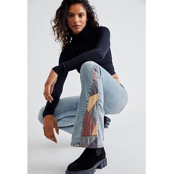 NWT FREE PEOPLE X DRIFTWOOD Sz 28 FARRAH EMBROIDERED FLARE JEANS IN COWBOY - Picture 1 of 3